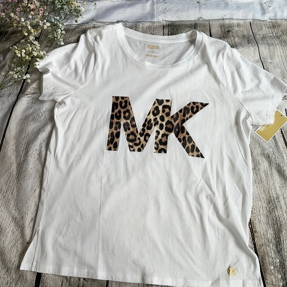 MICHAEL KORS Women’s T-shirt.  NEW.